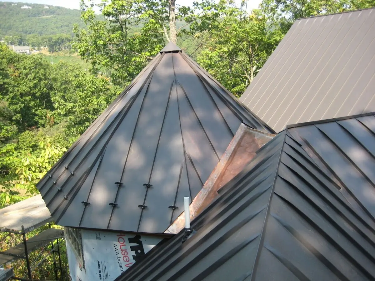 Professional Shingle Replacement & Repair by Craftsman Roofing in Country Club Park